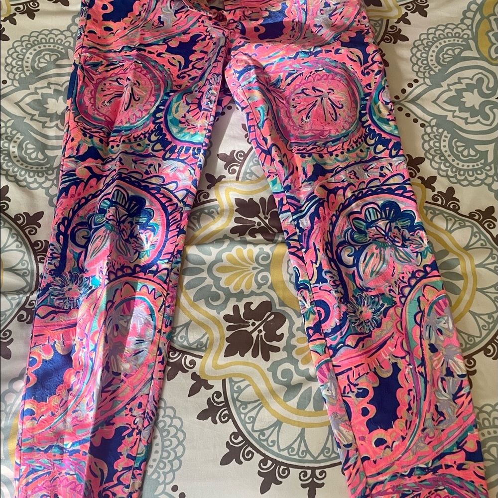 Lilly Pulitzer Pink and Navy Paisley Cropped Pants